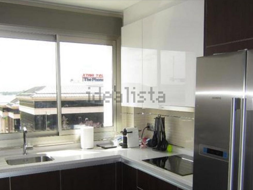 Property, Room, Cabinetry, Furniture, Interior design, Building, Ceiling, Countertop, Kitchen, Real estate, 