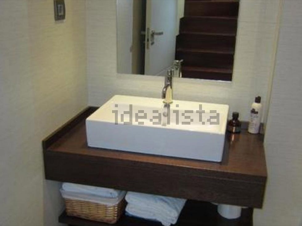 Sink, Property, Room, Bathroom sink, Furniture, Table, Plumbing fixture, Wall, Interior design, Bathroom, 