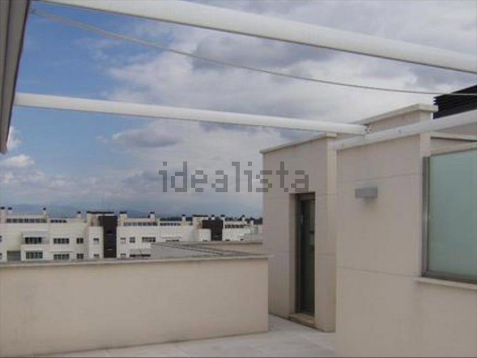 Property, Building, Ceiling, Real estate, Room, Apartment, Shade, Material property, Architecture, Glass, 