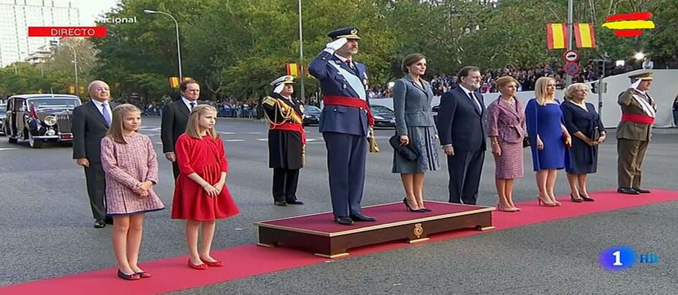Event, Academic dress, Technology, Ceremony, Podium, Stage equipment, 