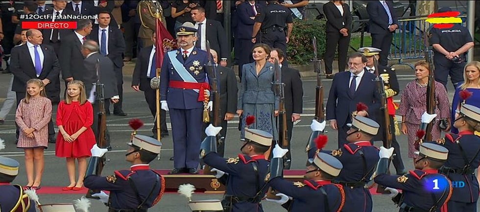 Uniform, Marching, Event, Military uniform, Military officer, Gesture, Official, Military, Military rank, Team, 