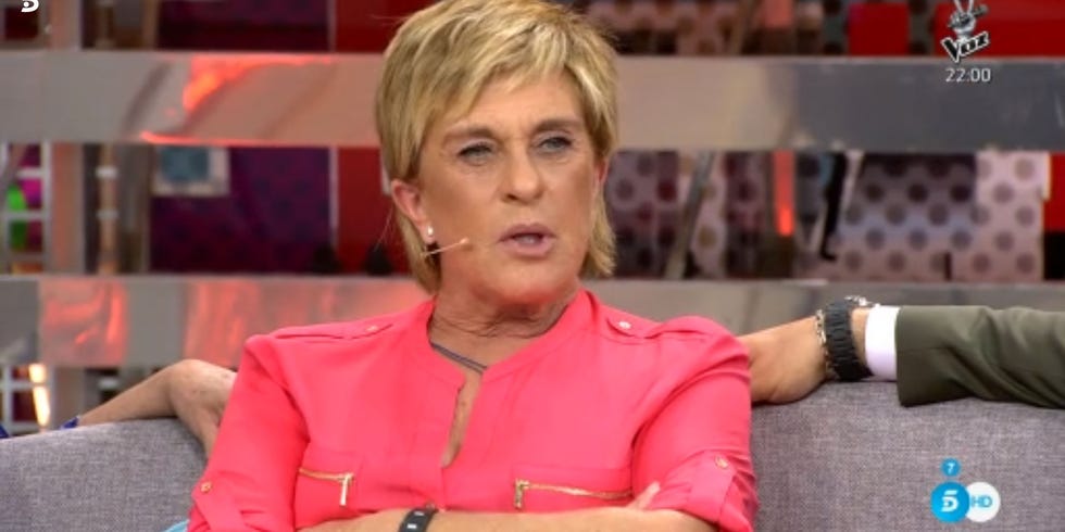 Blond, Cheek, Arm, Television presenter, Mouth, Spokesperson, 