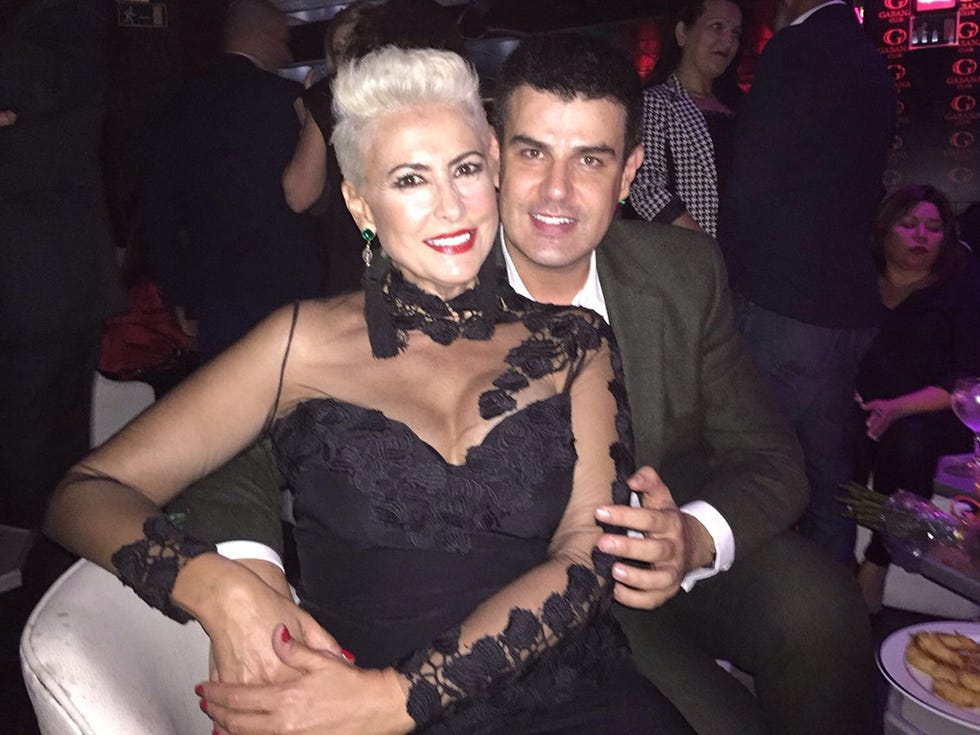 Event, Nightclub, Fashion, Arm, Fun, Party, Hand, Finger, Night, Chest, 