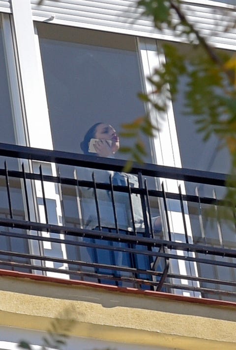 Daytime, Window, Architecture, Daylighting, Glass, Facade, Building, Window film, Balcony, Reflection, 