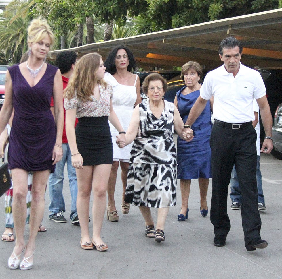 People, Social group, Event, Fashion, Fun, Footwear, Tourism, Dress, Leisure, Vacation, 