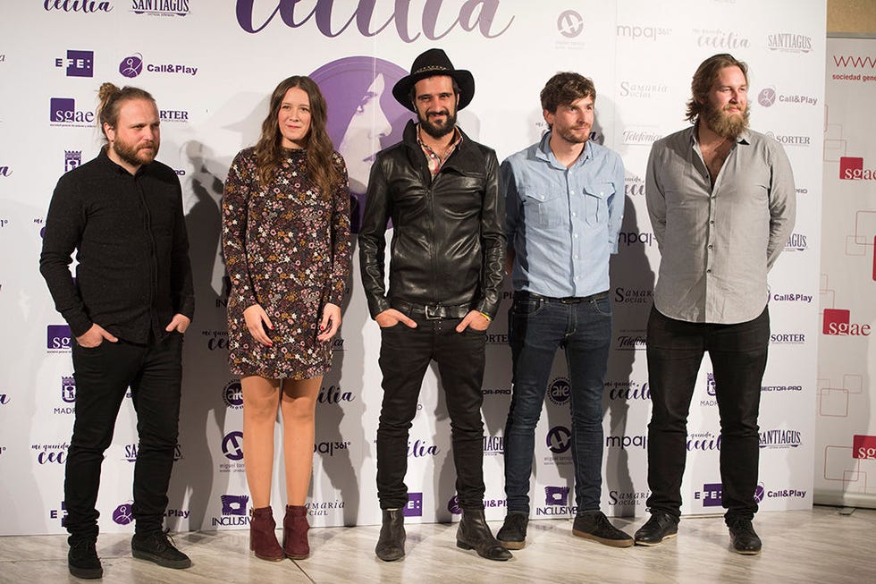 Fashion, Event, Performance, Footwear, Fashion design, Fashion accessory, Style, Musician, 