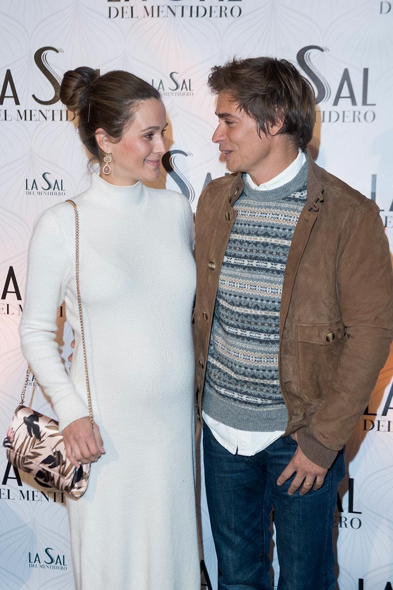 Carlos Baute y Astrid Klisans, a un mes de tener a su segundo hijo