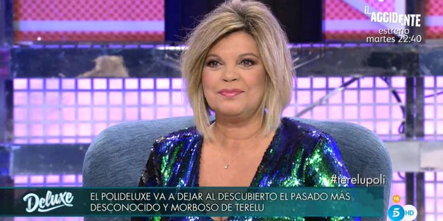 Newsreader, Television presenter, Music artist, Newscaster, News, Television program, Performance, Blond, Journalist, Event, 