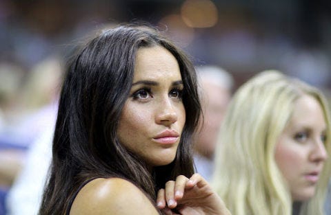 Hair, Face, Beauty, Lip, Eyebrow, Hairstyle, Blond, Fashion, Long hair, Black hair, 