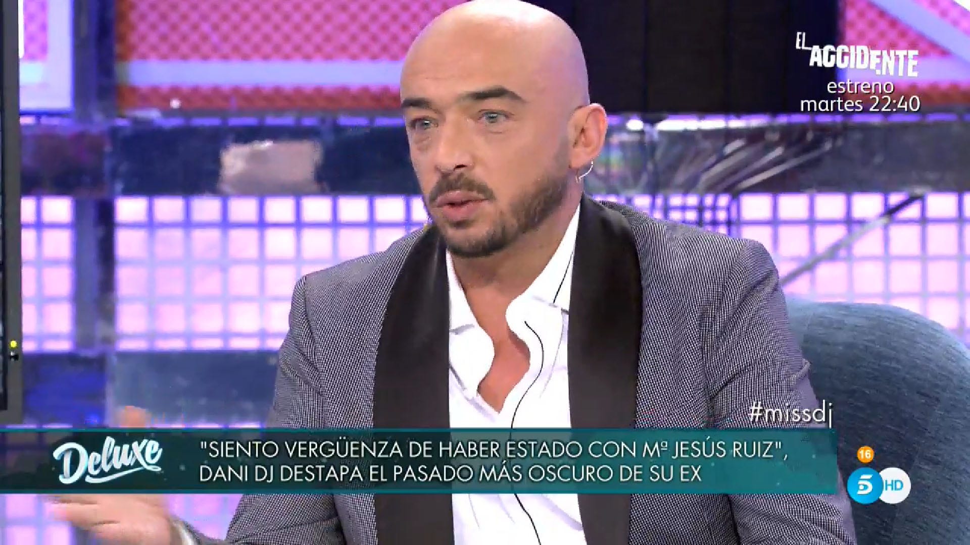 News, Television presenter, Television program, Photo caption, Newscaster, Event, Newsreader, Speech, Media, Spokesperson, 