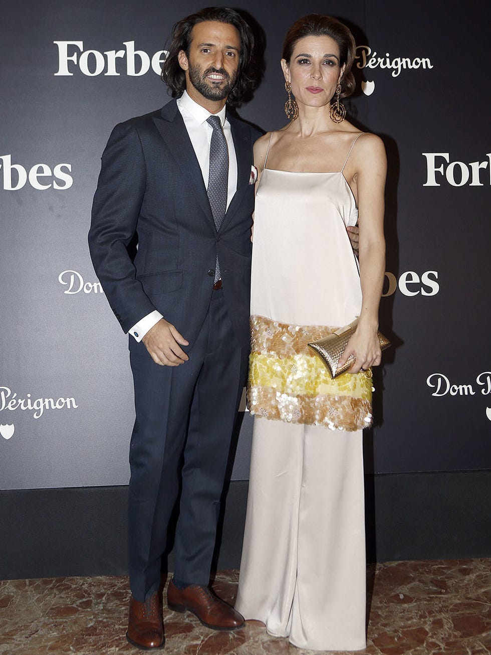 Clothing, Suit, Formal wear, Fashion, Shoulder, Event, Dress, Fashion design, Premiere, Tuxedo, 