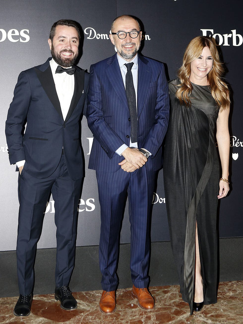 Suit, Formal wear, Tuxedo, Event, White-collar worker, Pantsuit, Award, Premiere, 