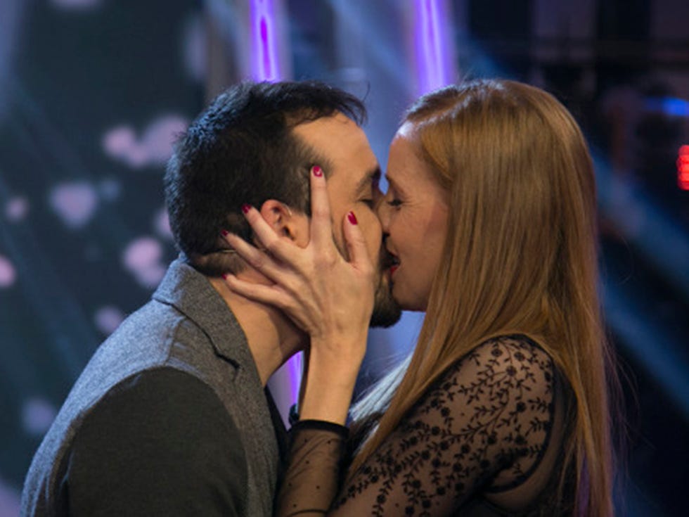 Interaction, Romance, Love, Kiss, Event, Fun, Photography, Gesture, Scene, Black hair, 