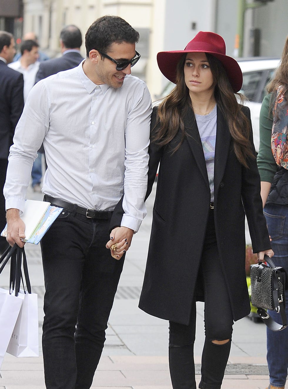 Clothing, Street fashion, Hat, Fashion, Fedora, Eyewear, Footwear, Snapshot, Sunglasses, Headgear, 