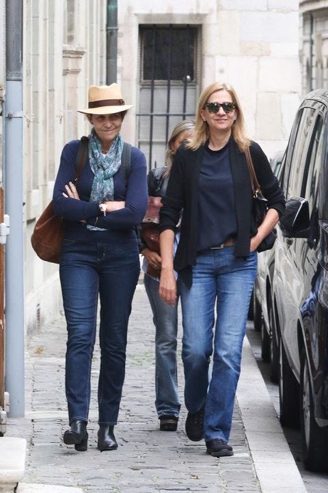 Jeans, Clothing, Street fashion, Fashion, Snapshot, Standing, Fedora, Footwear, Denim, Headgear, 