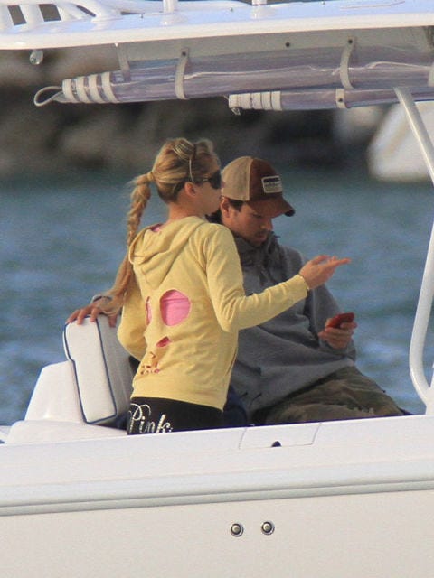 Water transportation, Boating, Vehicle, Vacation, Boat, Recreation, Interaction, Boats and boating--Equipment and supplies, Luxury yacht, Speedboat, 