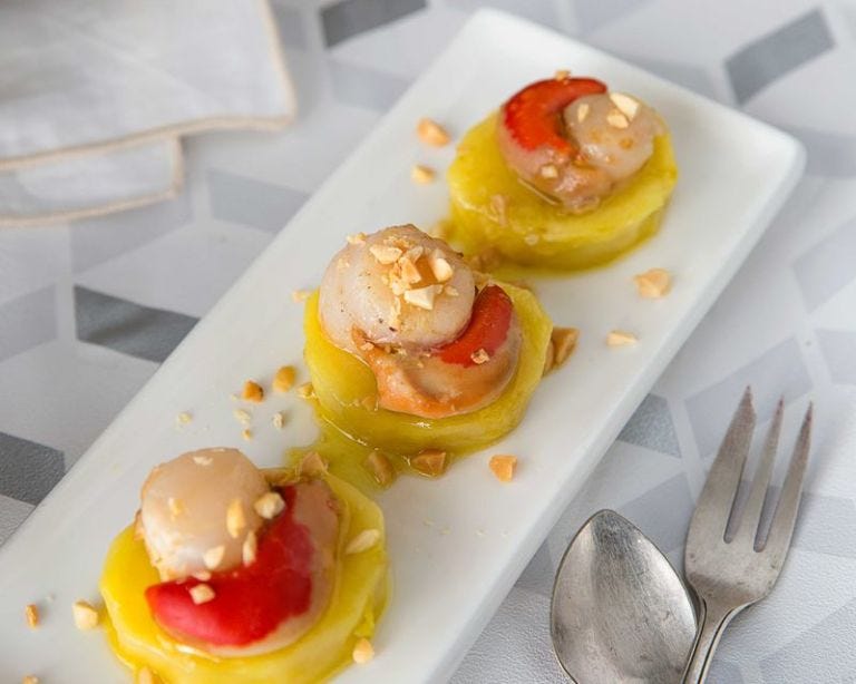 Dish, Food, Cuisine, Ingredient, Hors d'oeuvre, Produce, À la carte food, Finger food, Canapé, appetizer, 