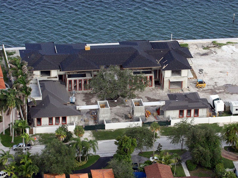 Property, Residential area, Home, House, Roof, Real estate, Building, Mansion, Estate, Neighbourhood, 