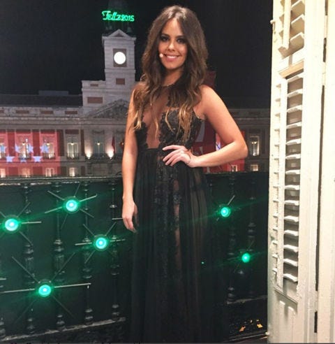 Green, Clothing, Dress, Beauty, Fashion, Shoulder, Technology, Formal wear, Fashion design, Cocktail dress, 