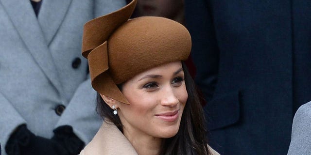 Hat, Clothing, Beauty, Fashion accessory, Headgear, Lip, Beige, Cloche hat, Cap, Fedora, Hat, Clothing, Beauty, Fashion accessory, Headgear, Lip, Beige, Cloche hat, Cap, Fedora,