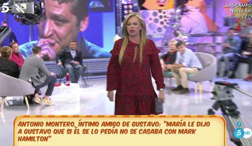 Fun, Television program, Event, Performance, News, Photo caption, Fictional character, Newscaster, 