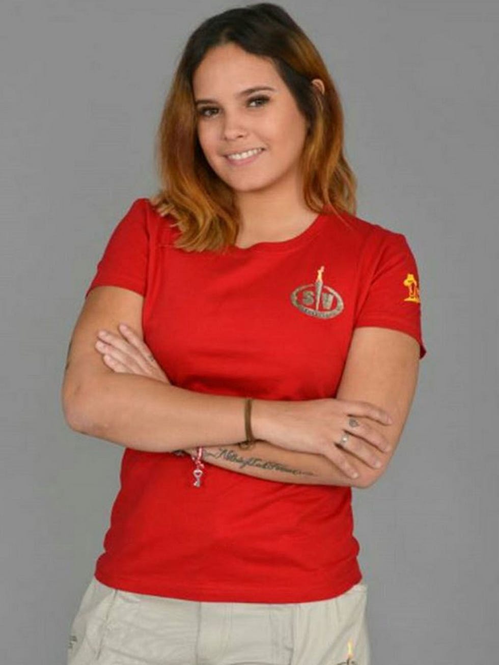 Clothing, T-shirt, Sleeve, Shoulder, Neck, Arm, Muscle, Top, Elbow, Sportswear, 
