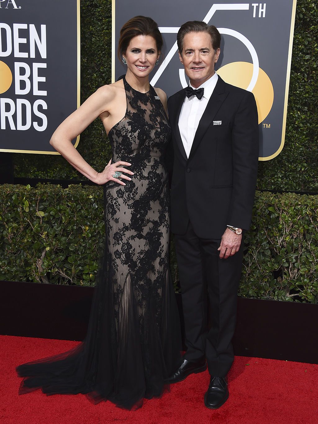 Red carpet, Carpet, Clothing, Dress, Formal wear, Suit, Premiere, Tuxedo, Fashion, Event, 