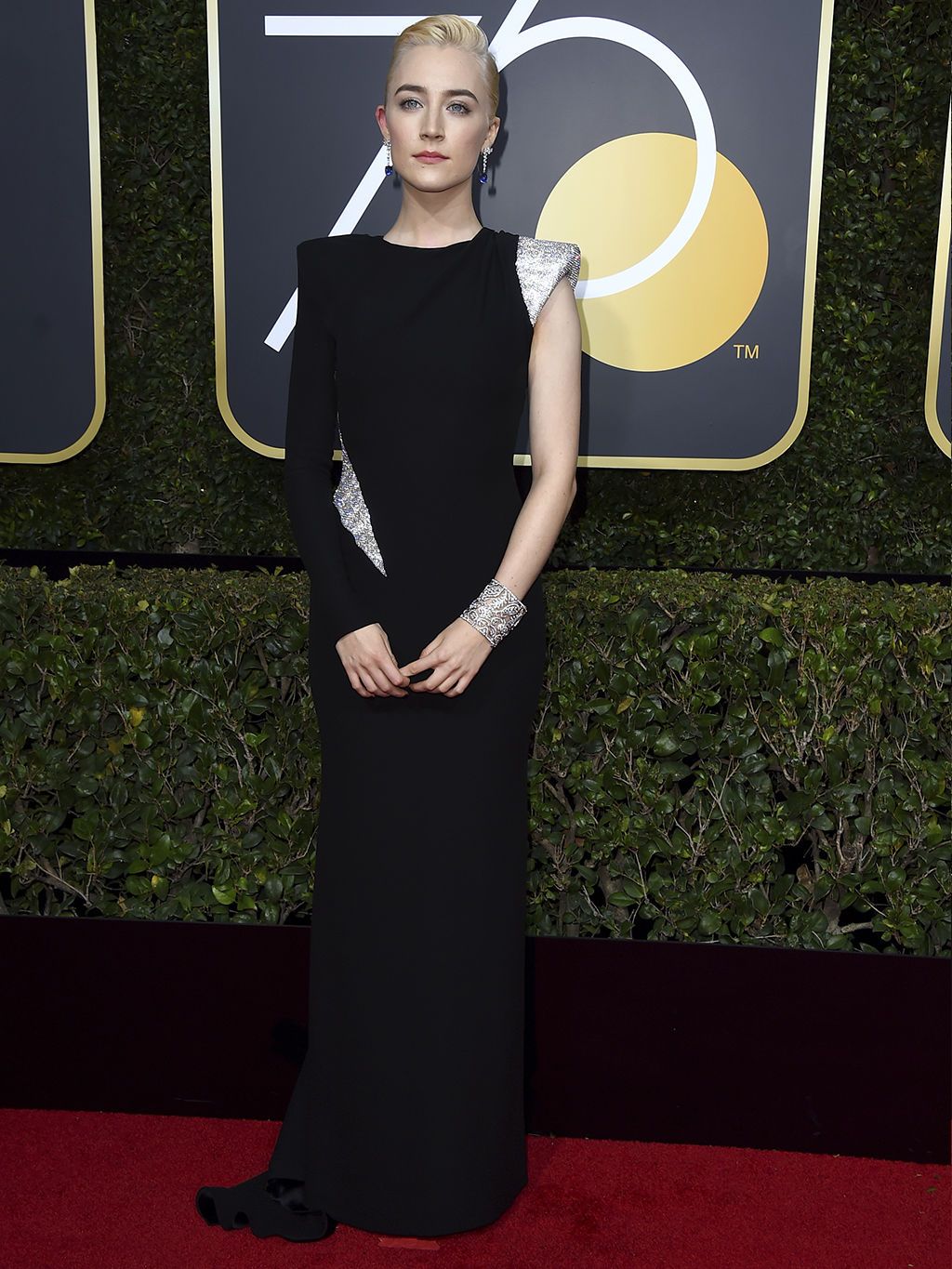 Red carpet, Clothing, Dress, Carpet, Premiere, Formal wear, Fashion, Flooring, Little black dress, Shoulder, 