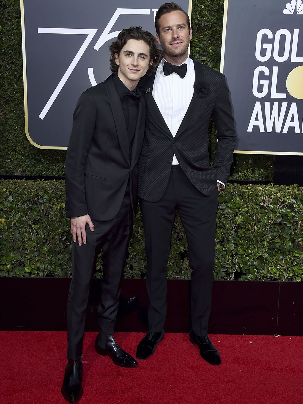 Suit, Red carpet, Formal wear, Carpet, Tuxedo, Premiere, Flooring, Event, Outerwear, White-collar worker, 