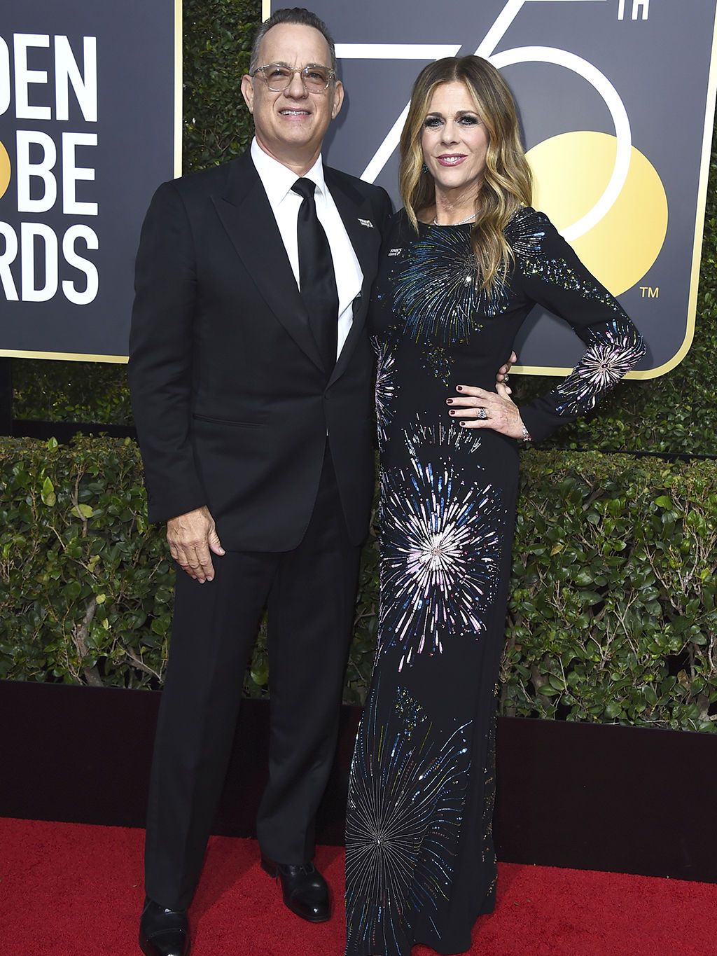 Red carpet, Carpet, Premiere, Suit, Formal wear, Dress, Event, Flooring, Fashion, Tuxedo, 