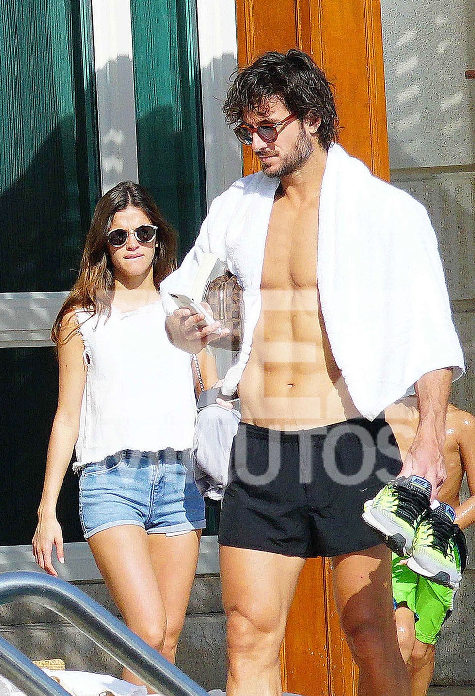 Street fashion, Leg, Shorts, Fashion, Thigh, Eyewear, Sunglasses, Footwear, Walking, Black hair, 