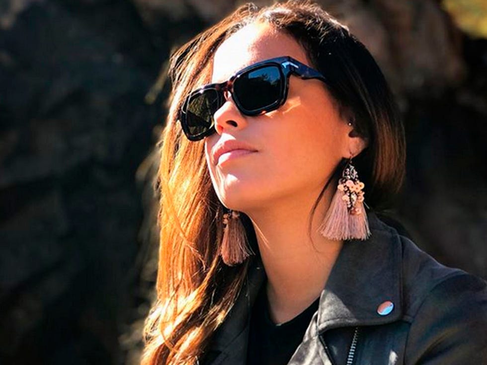 Eyewear, Sunglasses, Hair, Cool, Face, Beauty, Glasses, Lip, Vision care, Hairstyle, 
