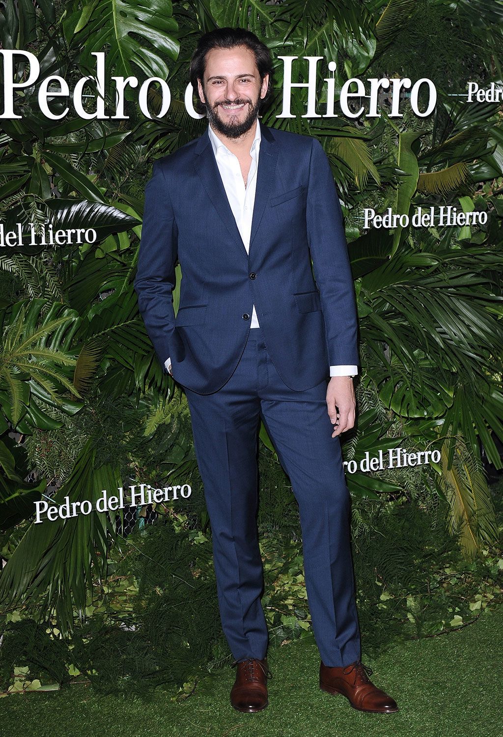 Suit, Formal wear, Clothing, Tuxedo, Fashion, Pantsuit, Outerwear, Blazer, Electric blue, Photography, 