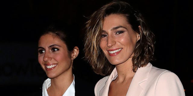 Hair, Face, Eyebrow, Beauty, Chin, Smile, Hairstyle, Skin, Nose, Cheek, 