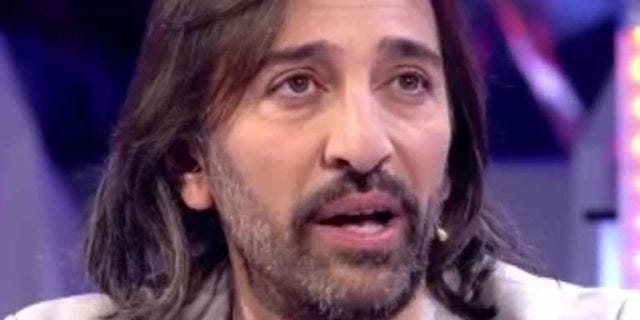 Hair, Facial hair, Face, Beard, Moustache, Nose, Eyebrow, Chin, Forehead, Mouth, 