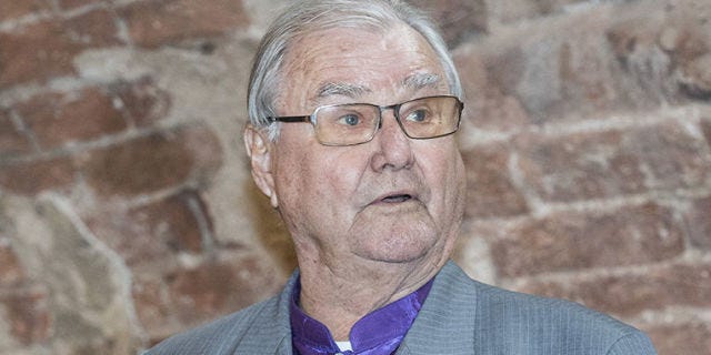 Face, Wrinkle, Forehead, Elder, Glasses, 