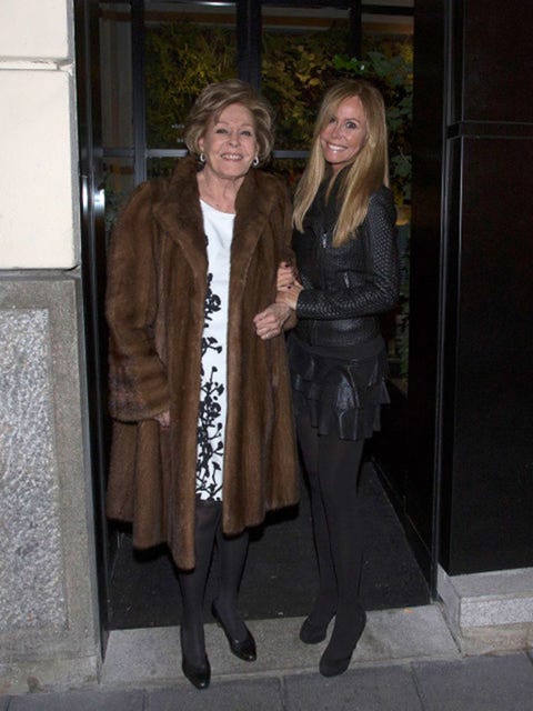 Clothing, Outerwear, Fashion, Leather jacket, Leather, Tights, Fur, Textile, Coat, Trench coat, 