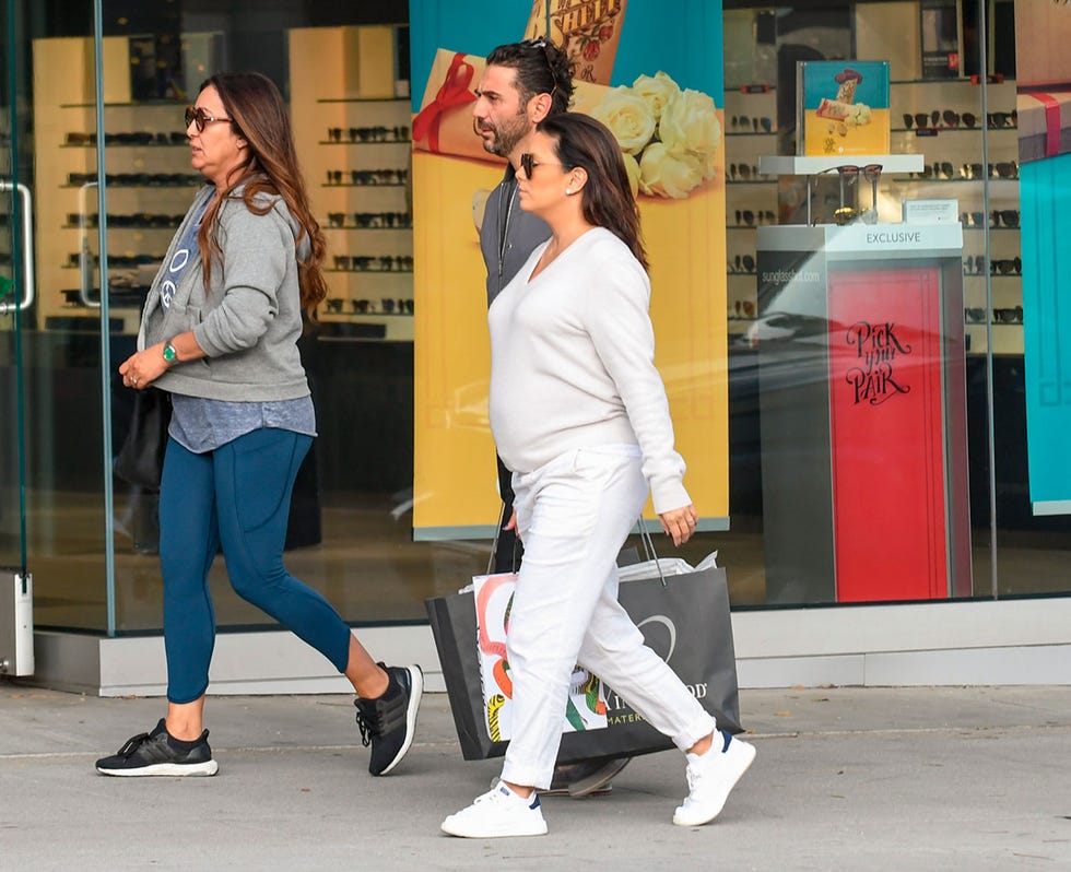 Eva Longoria, José Bastón y María Bravo.