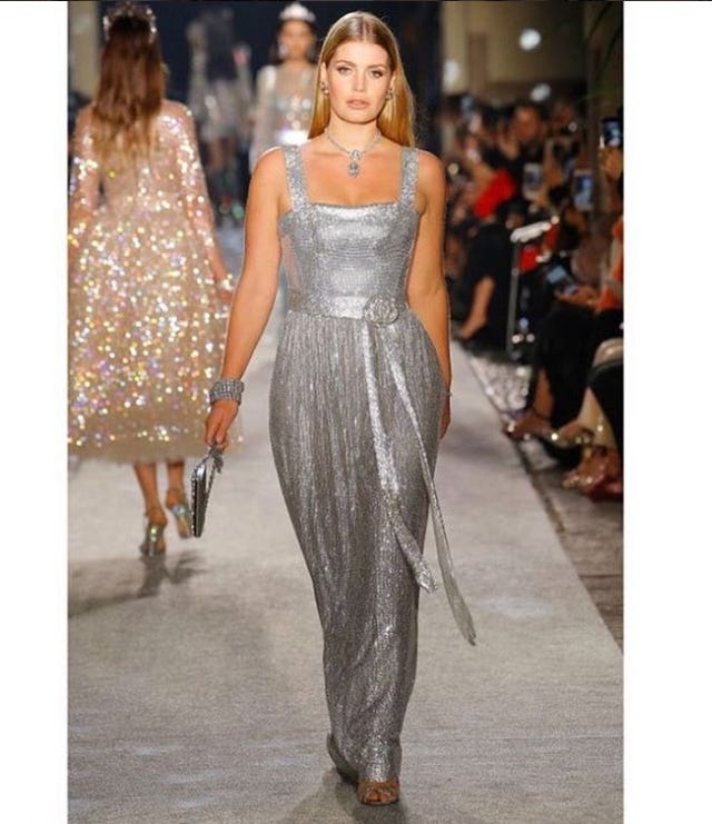 Fashion model, Clothing, Dress, Fashion, Shoulder, Haute couture, Runway, Gown, Beauty, Neck, 