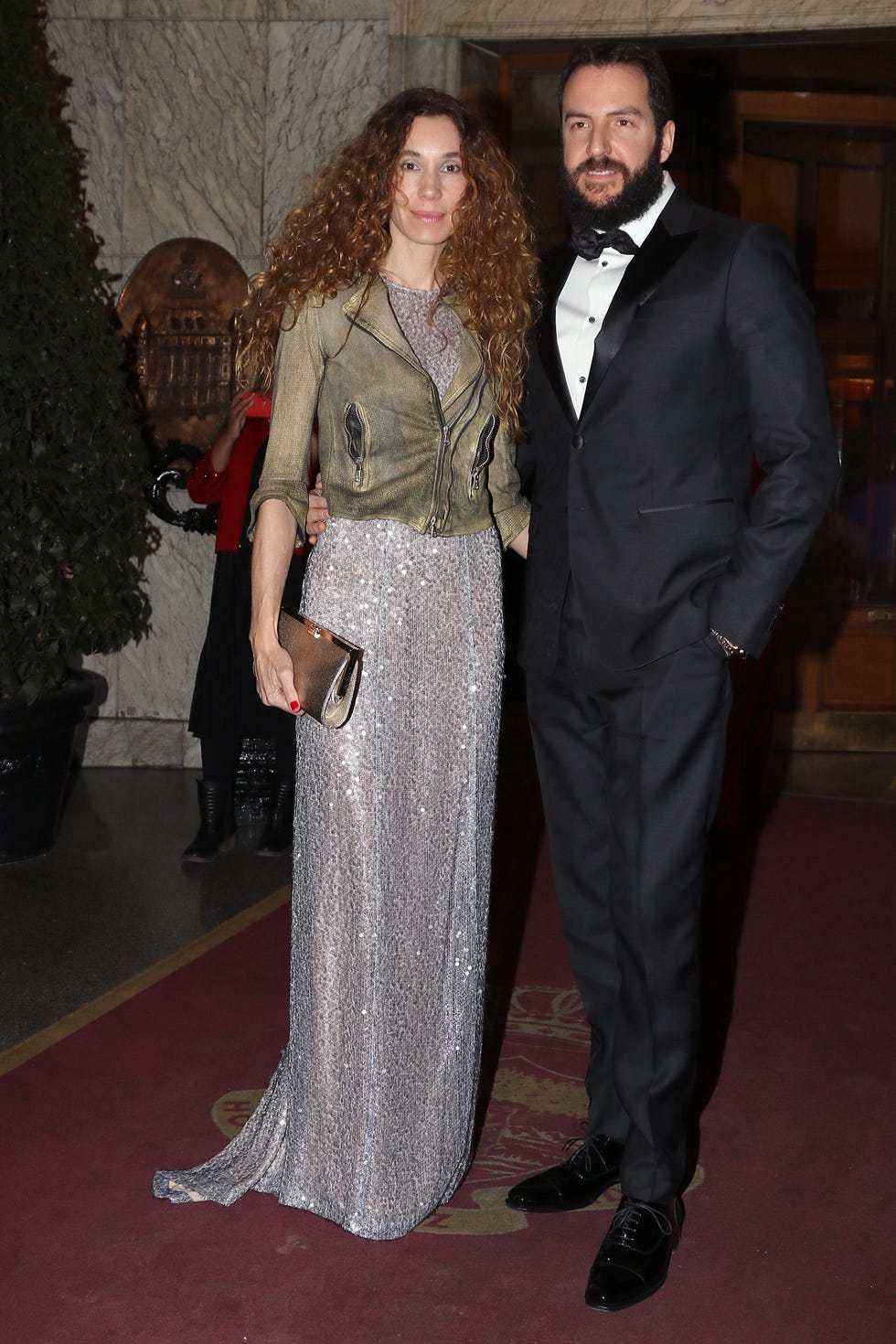 Clothing, Fashion, Haute couture, Dress, Event, Formal wear, Suit, Carpet, Outerwear, Premiere, 