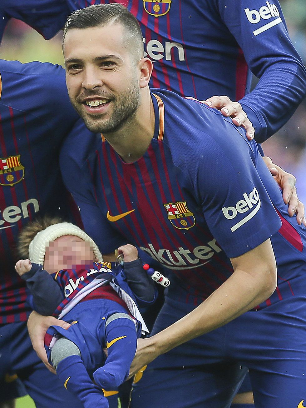 Jordi Alba y Romarey Ventura presentan a su bebé