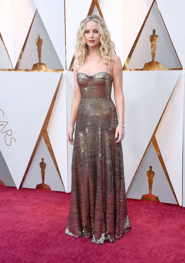 Red carpet, Carpet, Dress, Clothing, Flooring, Fashion, Gown, Haute couture, Long hair, Premiere, 