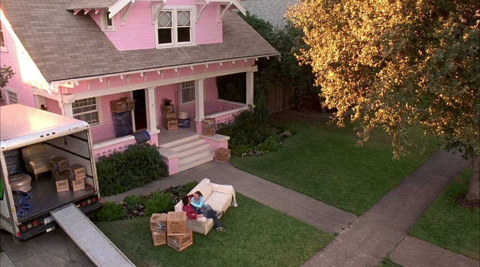 Romantic Comedy Set Design - Inspiration From Movie Production Design