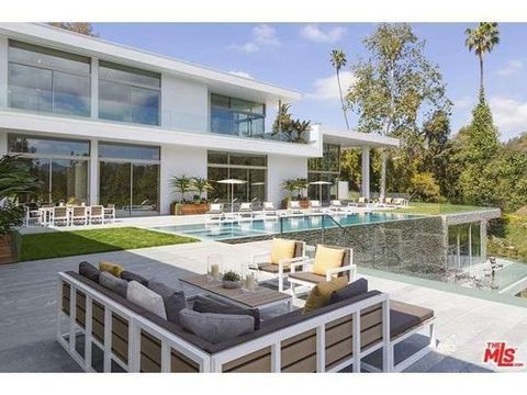 Beyoncé And Jay Z Are Paying $150,000 A Month To Rent This LA Mansion