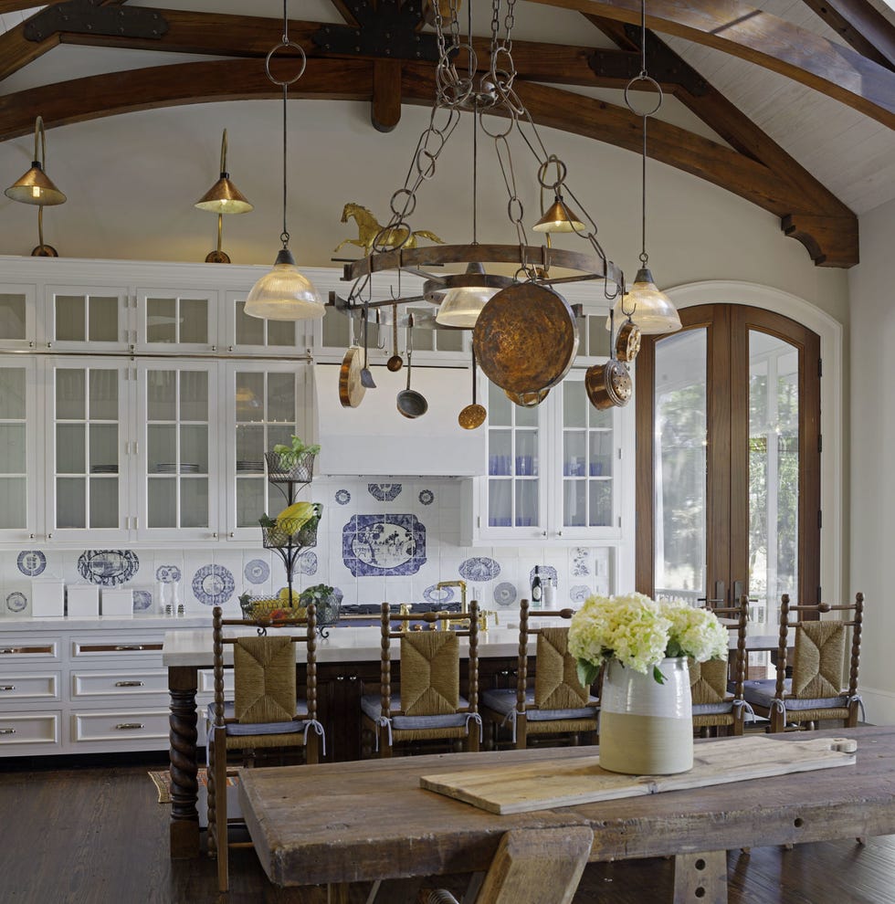 30 Cozy Country Kitchens