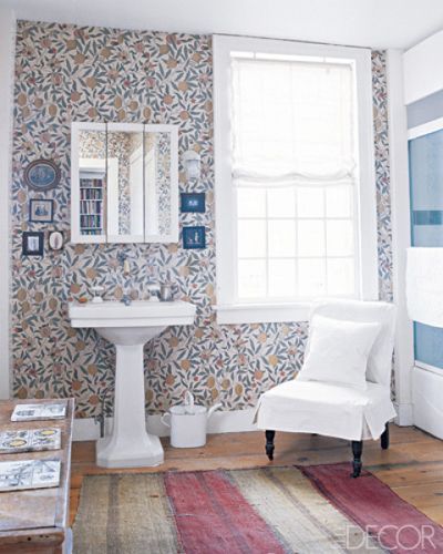 15 Bathroom Wallpaper Ideas Wall Coverings For Bathrooms Elle Decor