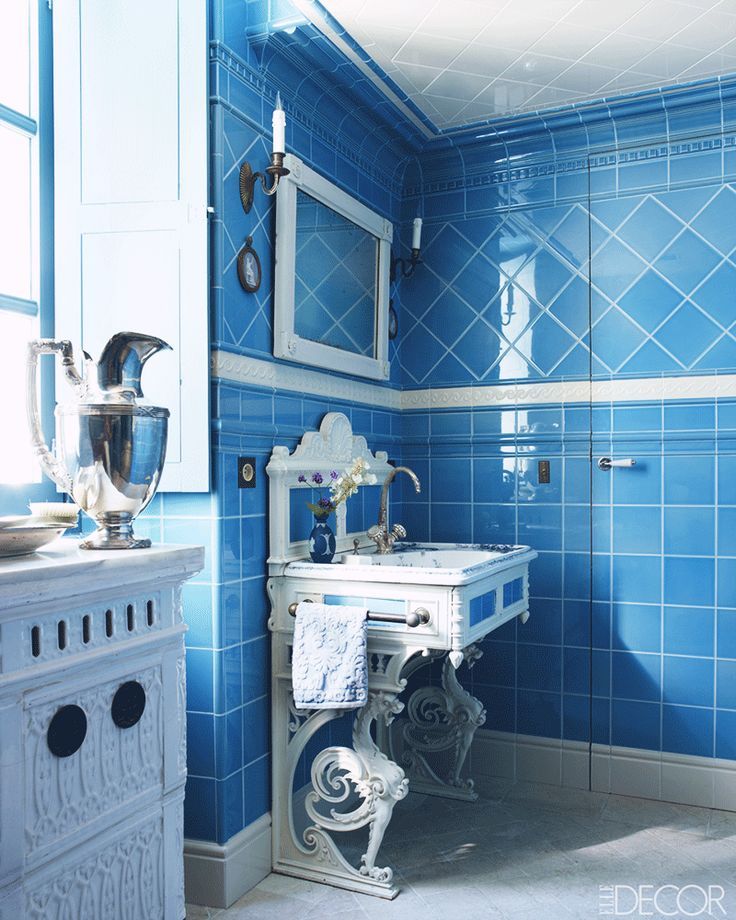 Blue, Bathroom, Room, Tile, Laundry room, Property, Interior design, Building, Floor, Architecture, 