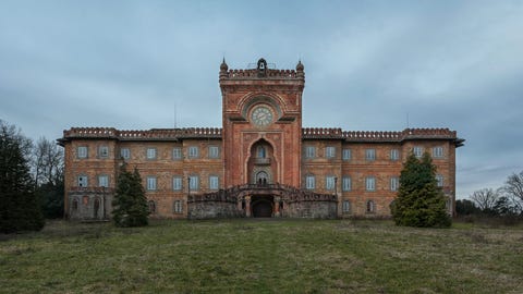 Behind This Aged Façade Is The World's Most Beautiful Abandoned Castle