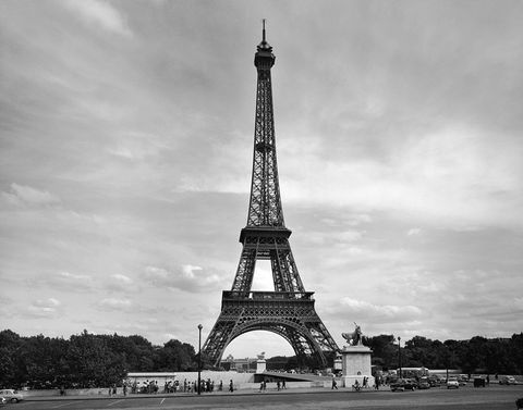 Eiffel-Tower-in-1960