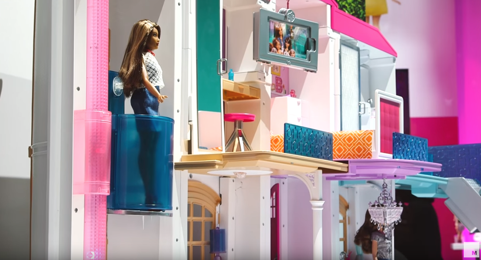 Uitgaan Roeispaan Aan het liegen Barbie Dreamhouse High Tech Makeover - Hello Dreamhouse Barbie House
